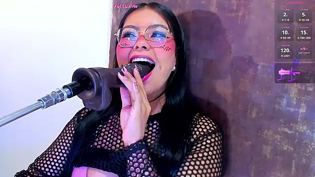 pocahontas lantina online show from March 7, 4:08 am