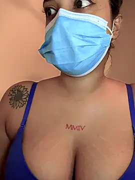 Snapshot of Saza_lklx chatting on October 18, 10:28 am Saza lklx online show from October 18, 10:28 am