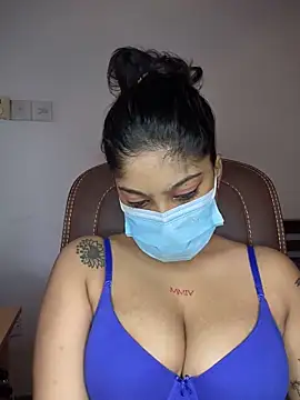 Snapshot of Saza_lklx chatting on December 14, 10:10 am Saza lklx online show from December 14, 10:10 am