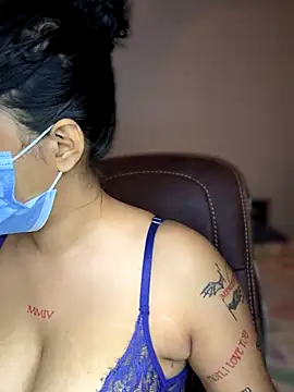 Snapshot of Saza_lklx chatting on November 6, 11:03 am Saza lklx online show from November 6, 11:03 am