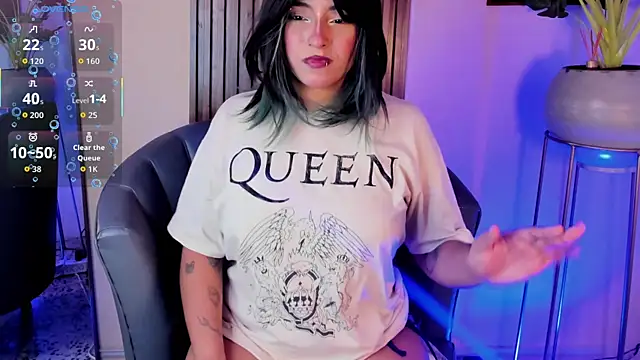 Snapshot of artemish__ chatting on November 19, 12:27 pm artemish online show from November 19, 12:27 pm