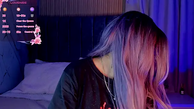 Snapshot of artemish__ chatting on December 20, 12:52 pm artemish online show from December 20, 12:52 pm