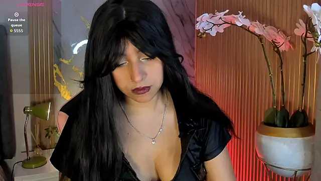 Snapshot of artemish__ chatting on September 24, 4:52 am artemish online show from September 24, 4:52 am