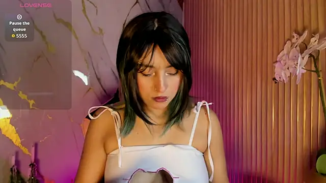 Snapshot of artemish__ chatting on October 20, 3:41 am artemish online show from October 20, 3:41 am