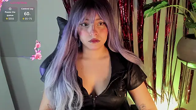 Snapshot of artemish__ chatting on February 18, 12:34 pm artemish online show from February 18, 12:34 pm