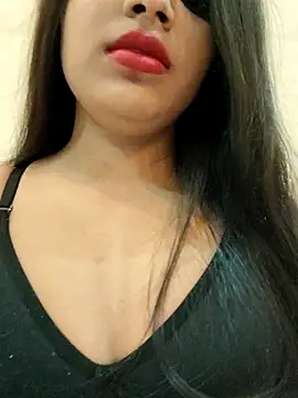 Snapshot of Maahhii_2 chatting on October 18, 6:43 pm Maahhii 2 online show from October 18, 6:43 pm