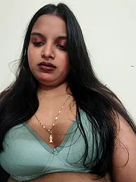 Snapshot of Maahhii_2 chatting on September 19, 5:28 pm Maahhii 2 online show from September 19, 5:28 pm