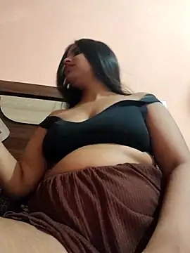 Maahhii 2 online show from April 18, 1:24 pm