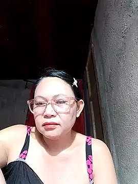 Everleigh mom online show from January 10, 4:30 am