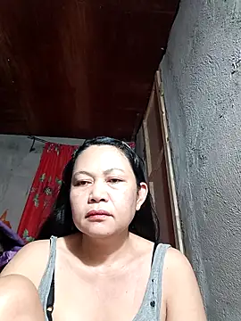 Everleigh mom online show from October 31, 8:05 pm