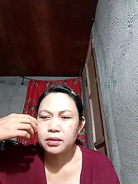 Snapshot of Everleigh_mom chatting on October 6, 10:38 am Everleigh mom online show from October 6, 10:38 am