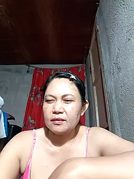 Snapshot of Everleigh_mom chatting on October 4, 10:06 am Everleigh mom online show from October 4, 10:06 am