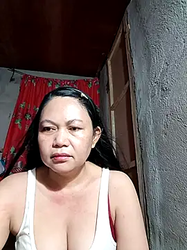 Snapshot of Everleigh_mom chatting on October 11, 8:10 pm Everleigh mom online show from October 11, 8:10 pm