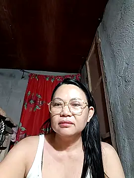 Everleigh mom online show from October 21, 7:57 pm