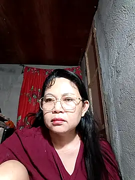 Everleigh mom online show from November 17, 7:51 pm