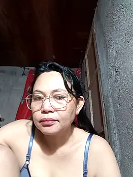 Everleigh mom online show from November 29, 4:45 am