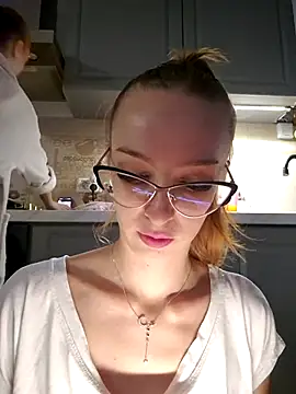 Snapshot of MoonedByEva chatting on October 5, 7:48 pm MoonedByEva online show from October 5, 7:48 pm