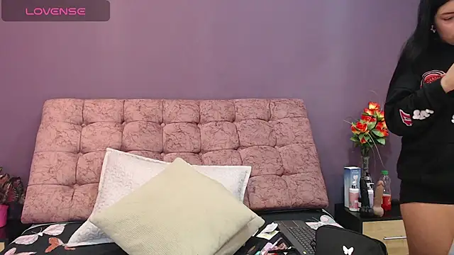 KateWelsin online show from December 1, 7:37 pm