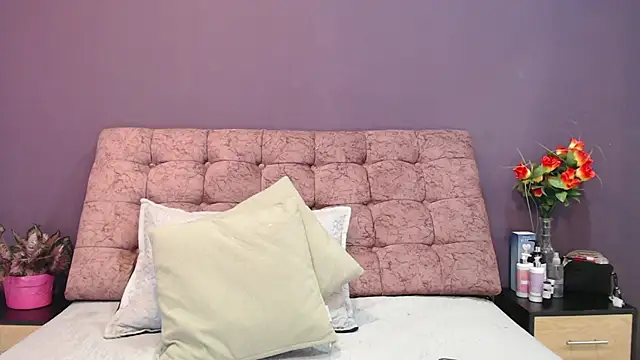 KateWelsin online show from November 5, 8:45 pm