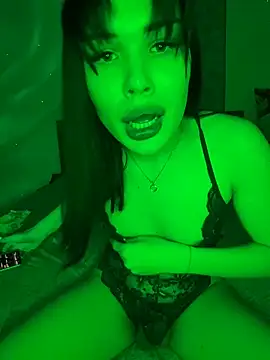 misssurprizisss online show from November 17, 1:48 pm