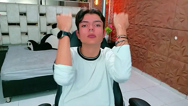 alandelrey57 online show from January 8, 7:47 am