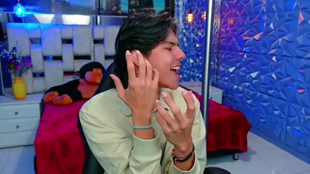 alandelrey57 online show from April 1, 8:59 am