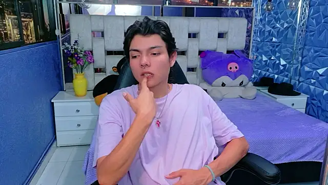 alandelrey57 online show from April 9, 2:12 pm