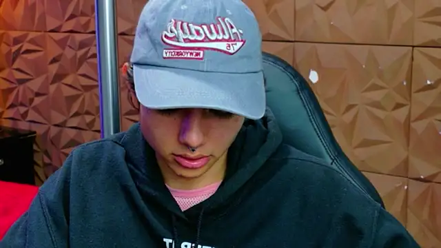 alandelrey57 online show from February 24, 3:40 am