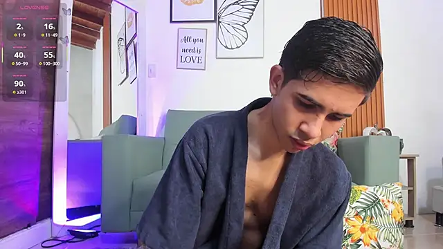 JoshuaSanzz online show from November 17, 3:32 am