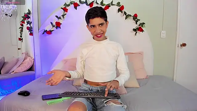Snapshot of JoshuaSanzz chatting on October 4, 3:30 am JoshuaSanzz online show from October 4, 3:30 am