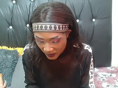 Lsnickykhanyile online show from November 12, 5:28 pm