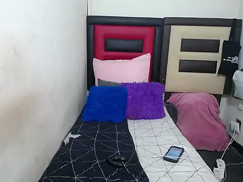 Lsnickykhanyile online show from February 28, 10:42 pm