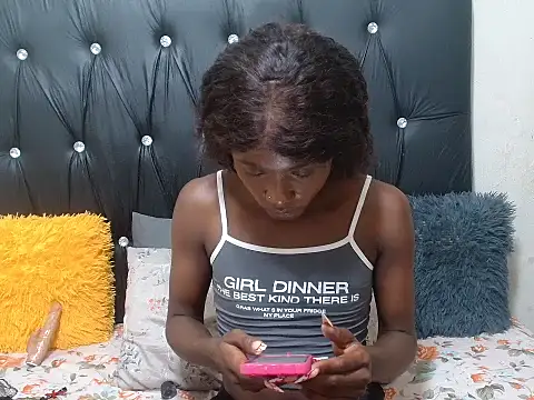 Lsnickykhanyile online show from October 31, 5:20 pm