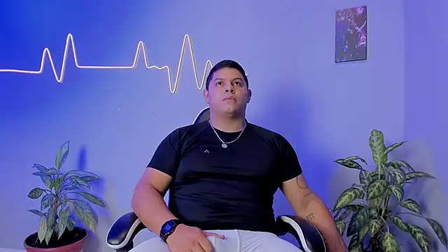 Maximus Steel online show from November 23, 2:49 pm