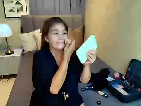 YuriMorgana online show from March 7, 1:34 am