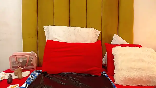 RoundaAssx22 online show from March 19, 7:19 am