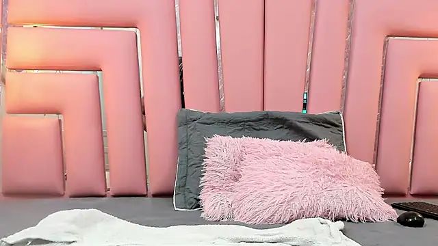 ALYANNA HOT  online show from January 11, 11:50 am