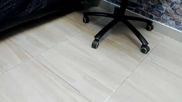 ALYANNA HOT  online show from December 4, 11:42 am