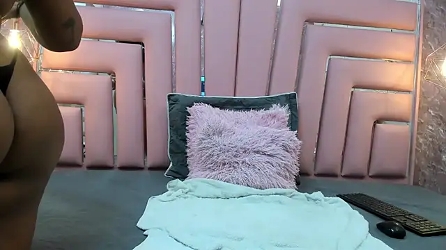 ALYANNA HOT  online show from February 12, 11:32 am