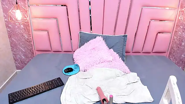 ALYANNA HOT  online show from November 4, 12:20 pm