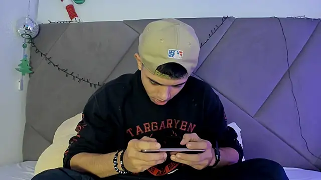 Snapshot of andrew_colleman chatting on November 20, 5:19 am andrew colleman online show from November 20, 5:19 am