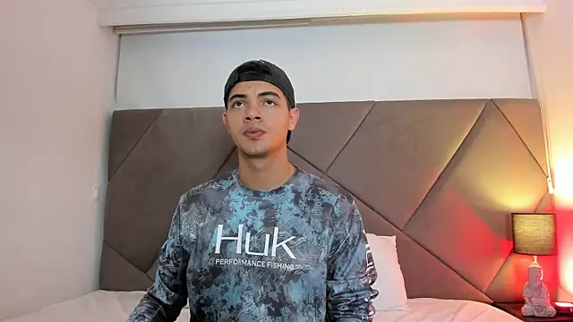 Snapshot of andrew_colleman chatting on October 30, 6:23 am andrew colleman online show from October 30, 6:23 am