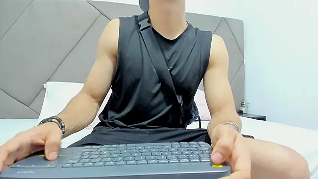 Snapshot of andrew_colleman chatting on September 29, 4:08 am andrew colleman online show from September 29, 4:08 am