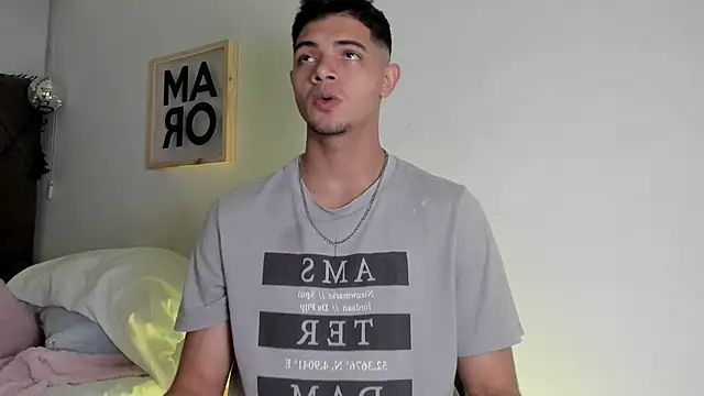 Snapshot of andrew_colleman chatting on November 15, 10:41 am andrew colleman online show from November 15, 10:41 am