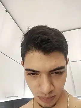 Snapshot of andrew_colleman chatting on November 27, 10:32 pm andrew colleman online show from November 27, 10:32 pm