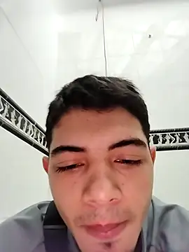 Snapshot of andrew_colleman chatting on November 28, 10:59 am andrew colleman online show from November 28, 10:59 am