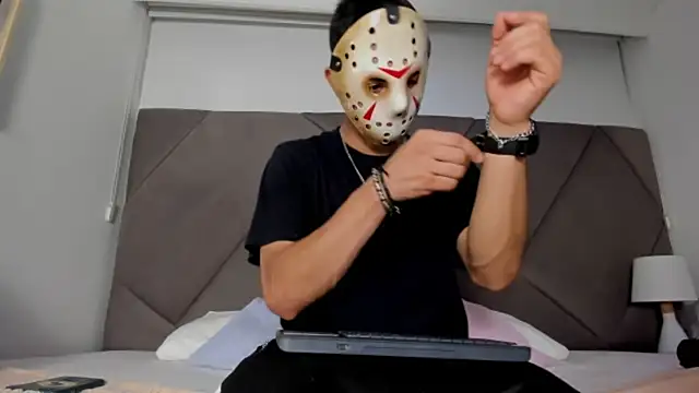 Snapshot of andrew_colleman chatting on October 27, 4:35 am andrew colleman online show from October 27, 4:35 am