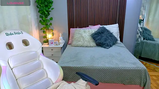 Snapshot of kataleya_29 chatting on November 22, 9:57 pm kataleya 29 online show from November 22, 9:57 pm