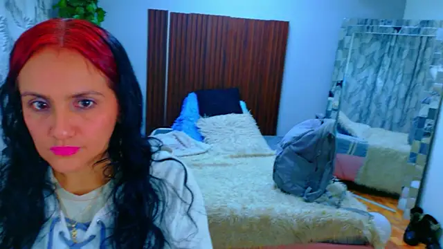 kataleya 29 online show from May 6, 8:02 pm
