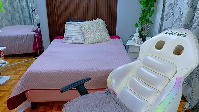 kataleya 29 online show from April 4, 9:32 pm